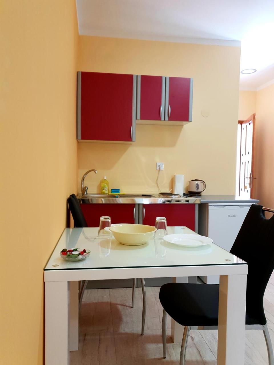 Apartments Leon Нин Экстерьер фото